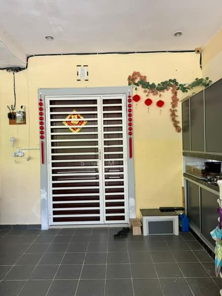 Rumah Teres 1.5 Tingkat untuk Disewa di Menglembu (Perak) - Sam . - Entrance - PropertyGuru.com.my