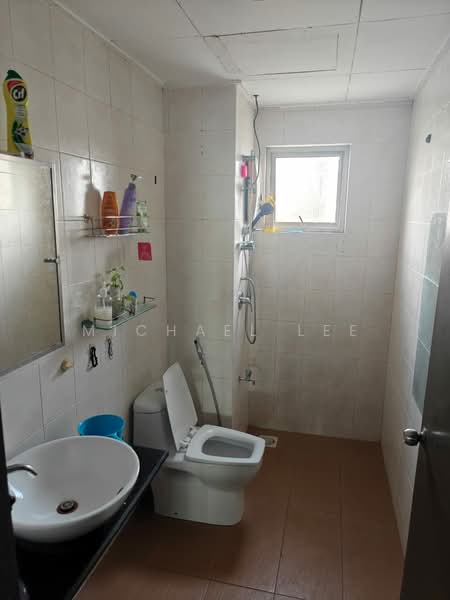 Servis Apartment untuk Disewa di Millennium Place @ Millennium Square - Michael Lee - Bathroom - PropertyGuru.com.my