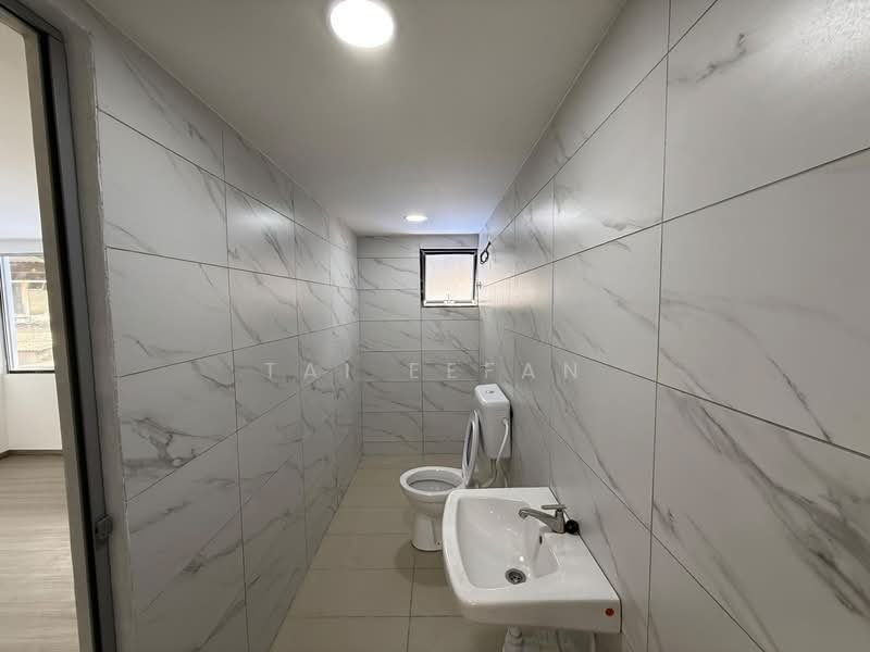 2-storey Terraced House for Sale in Kampung Plentong Baru (Masai) - Tai Eefan - Bathroom - PropertyGuru.com.my