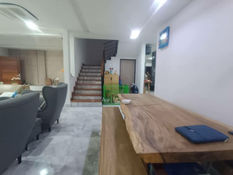 Semi-Detached House for Sale in Taman Pinji Indah (Ipoh) - Sam . - Living Room - PropertyGuru.com.my