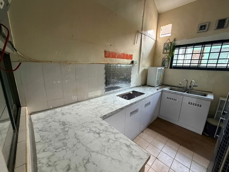 1-storey Terraced House for Sale in Taman Puteri Wangsa (Ulu Tiram) - Wil Mong - Kitchen - PropertyGuru.com.my