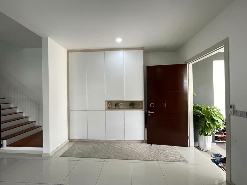 2-storey Terraced House for Sale in Sungai Buloh (Selangor) - Lucas Loh - Entrance - PropertyGuru.com.my