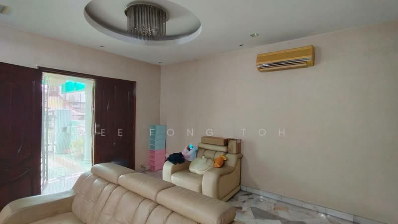2-storey Terraced House for Sale in Taman Molek (Johor Bahru) - Ee Fong Toh - Living Room - PropertyGuru.com.my