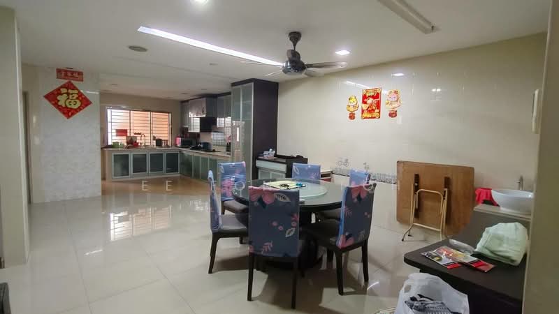2-storey Terraced House for Sale in Taman Molek (Johor Bahru) - Ee Fong Toh - Kitchen - PropertyGuru.com.my