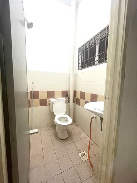 Rumah Teres 1 Tingkat untuk Dijual di Desa Pengkalan Bandaraya (Lahat) - Sam . - Bathroom - PropertyGuru.com.my
