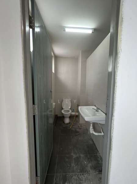 Shop / Office for Rent in Ayer Itam (Penang) - Lilly . - Bathroom - PropertyGuru.com.my