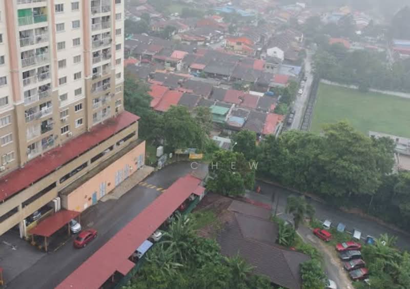 Apartment for Sale at Lakeview Apartments - JJ Chew - Exterior - PropertyGuru.com.my
