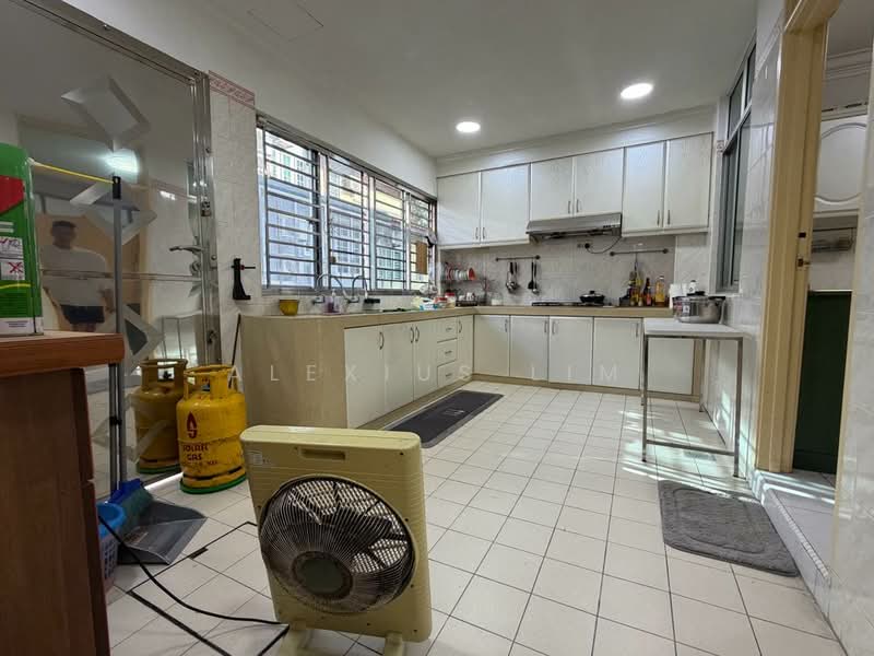 Rumah Teres 2.5-Tingkat untuk Disewa di Taman Perling (Perling) - Alexius Lim - Kitchen - PropertyGuru.com.my