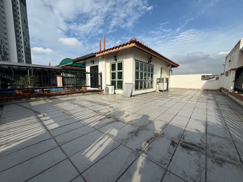 Rumah Teres 2.5-Tingkat untuk Disewa di Taman Perling (Perling) - Alexius Lim - Roof - PropertyGuru.com.my