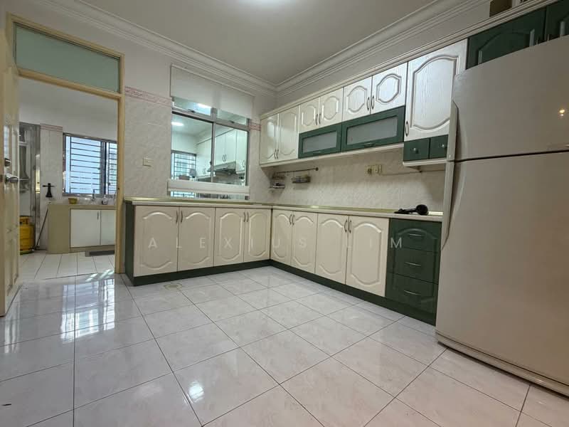 Rumah Teres 2.5-Tingkat untuk Disewa di Taman Perling (Perling) - Alexius Lim - Kitchen - PropertyGuru.com.my