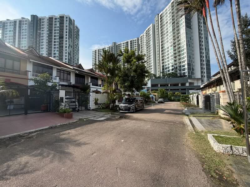 Rumah Teres 2.5-Tingkat untuk Disewa di Taman Perling (Perling) - Alexius Lim - Exterior - PropertyGuru.com.my