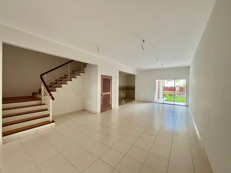 Rumah Teres 2 Tingkat untuk Dijual di Denai Alam (Shah Alam) - Norazrein Abdul Raman - Living Room - PropertyGuru.com.my