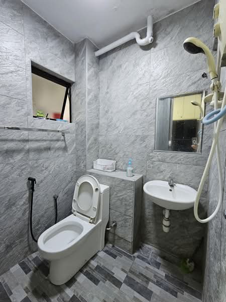 Apartment for Sale at Grandeur Tower - Jeffrey Ooi - Bathroom - PropertyGuru.com.my