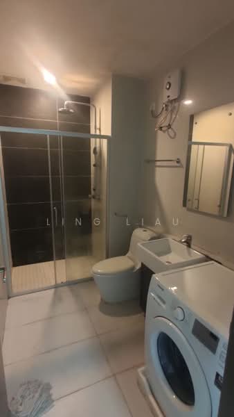 Condominium for Rent at Amberside @ Country Garden Danga Bay - Ling Liau - Bathroom - PropertyGuru.com.my