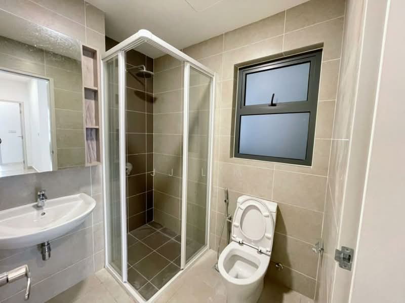 Kondominium untuk Disewa di Lakeville Residence - JJ Lim - Bathroom - PropertyGuru.com.my