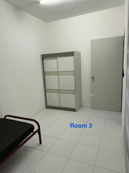 Condominium for Rent at Residensi Sateria - Eric Siew - Bedroom - PropertyGuru.com.my