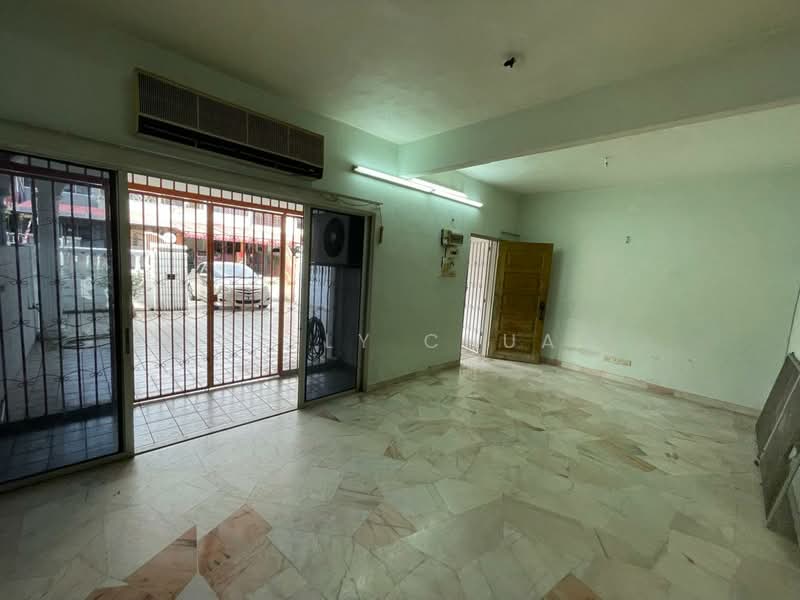 2-storey Terraced House for Sale in Taman Sri Jelok (Kajang) - Kelly Chua - Living Room - PropertyGuru.com.my