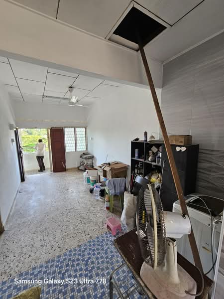 Rumah Flat untuk Dijual di Rumah Pangsa Aunler - Vito Lee - Living Room - PropertyGuru.com.my