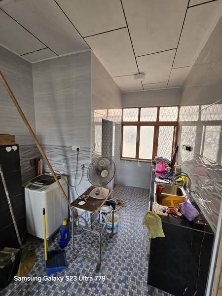 Rumah Flat untuk Dijual di Rumah Pangsa Aunler - Vito Lee - Kitchen - PropertyGuru.com.my