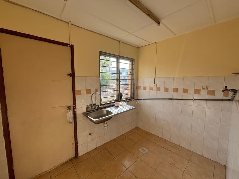 Rumah Berkembar untuk Dijual di Taman Usahawan (Kepong) - Amy Yap - Kitchen - PropertyGuru.com.my