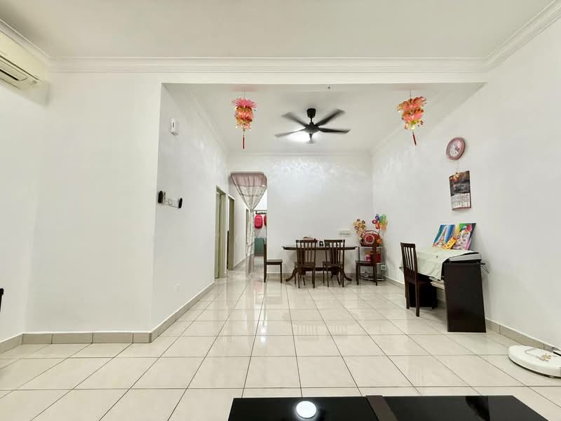 Rumah Teres 1.5 Tingkat untuk Dijual di Taman Daya (Johor Bahru) - Ee Fong Toh - Living Room - PropertyGuru.com.my