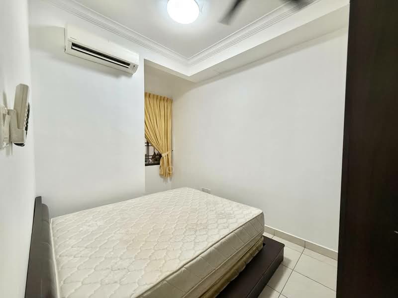 Rumah Teres 1.5 Tingkat untuk Dijual di Taman Daya (Johor Bahru) - Ee Fong Toh - Bedroom - PropertyGuru.com.my