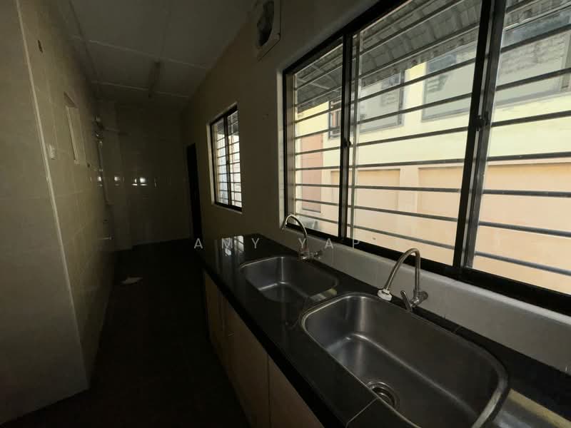 2.5-storey Terraced House for Sale in Taman Usahawan (Kepong) - Amy Yap - Kitchen - PropertyGuru.com.my