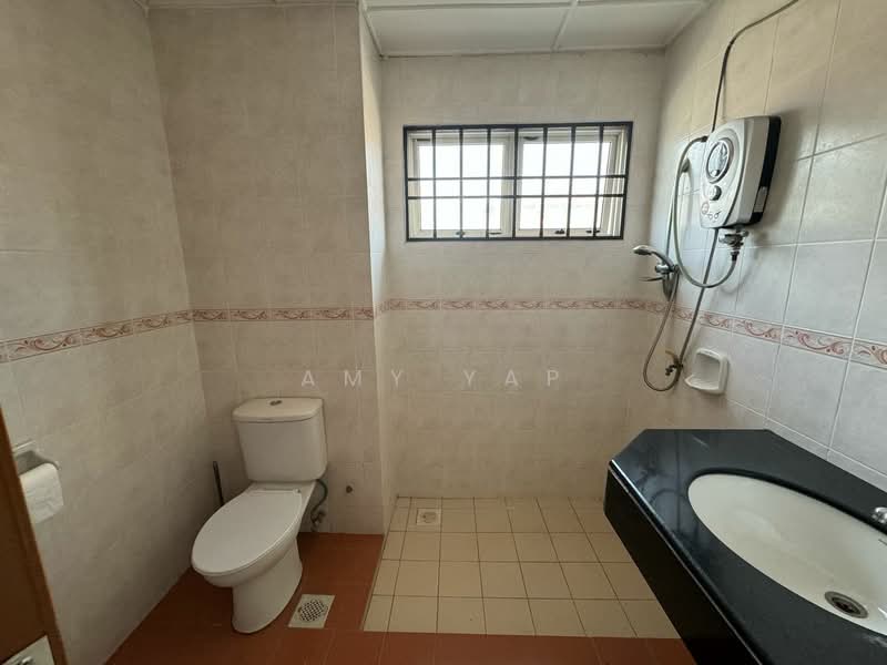 2.5-storey Terraced House for Sale in Taman Usahawan (Kepong) - Amy Yap - Bathroom - PropertyGuru.com.my