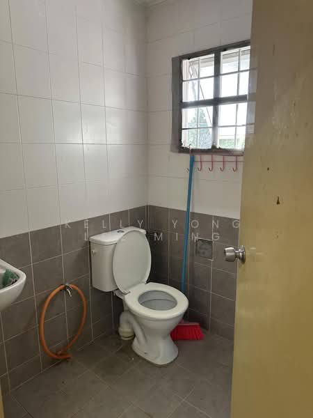 Rumah Teres 2.5 Tingkat untuk Dijual di Pekan Batu 9 (Cheras) - Kelly Yong Lee Ming - Bathroom - PropertyGuru.com.my