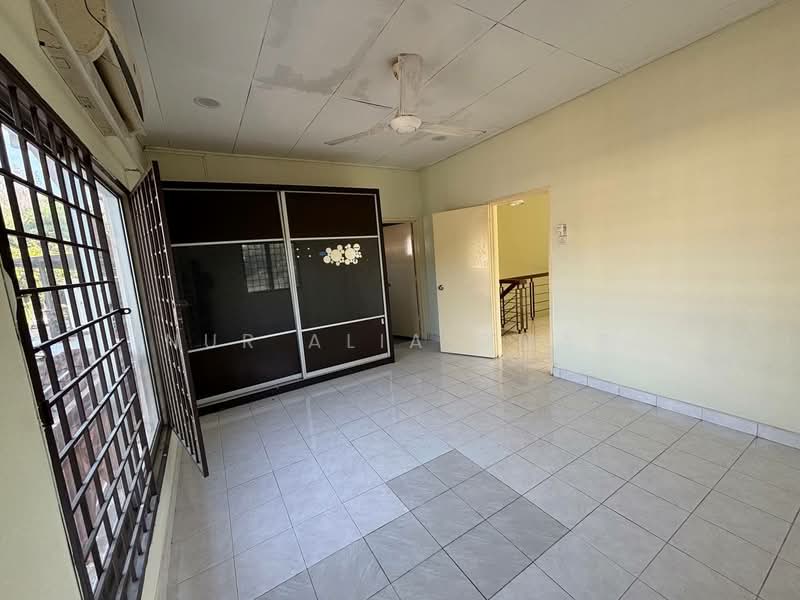 2-storey Terraced House for Sale in Taman Bukit Subang (Shah Alam) - Nur Alia Omar - PropertyGuru.com.my