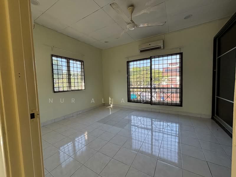2-storey Terraced House for Sale in Taman Bukit Subang (Shah Alam) - Nur Alia Omar - PropertyGuru.com.my