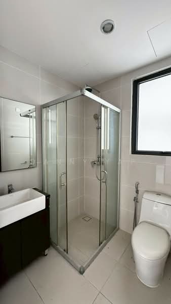 Condominium for Sale at Kings Bay @ Country Garden Danga Bay - Danny Yap - Bathroom - PropertyGuru.com.my