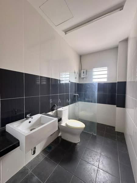 Rumah Teres 2 Tingkat untuk Dijual di Ipoh (Perak) - Sam . - Bathroom - PropertyGuru.com.my