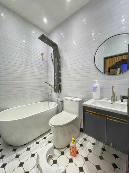 2-storey Terraced House for Sale in Bandar Nusaputra (Puchong) - BILYA ARIFF - Bathroom - PropertyGuru.com.my