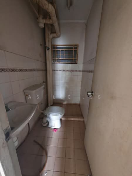 Apartment for Sale at Kenanga Apartment - Ashlee LSS - Bathroom - PropertyGuru.com.my
