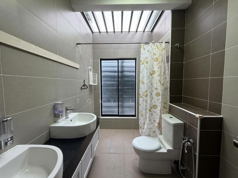 2-storey Terraced House for Rent in Taman Pelangi Indah (Ulu Tiram) - Tony Lim - Bathroom - PropertyGuru.com.my