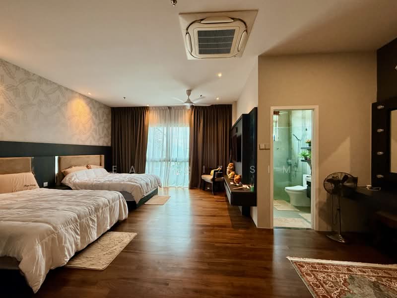 Service Residence for Sale at Manhattan Soho - Beautriz Sim - PropertyGuru.com.my