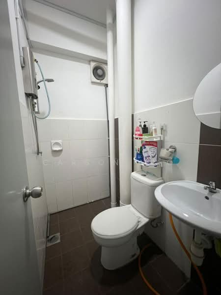 Apartment for Rent at Pinang Laguna - Carson Ang - Bathroom - PropertyGuru.com.my
