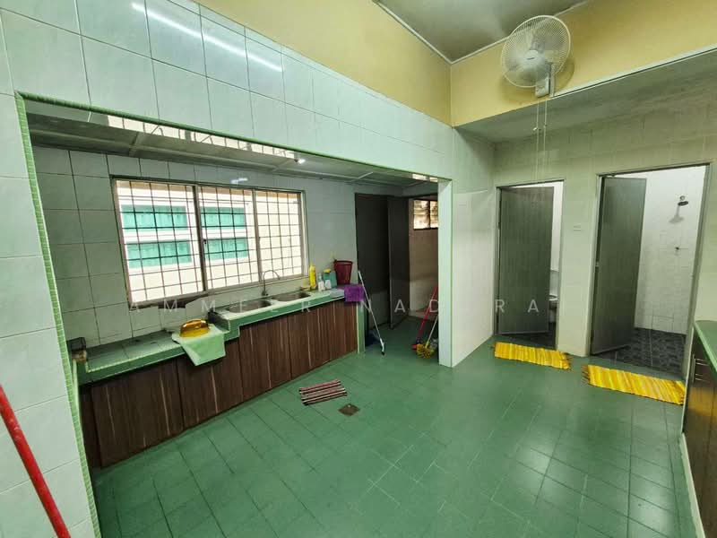 1-storey Terraced House for Sale in Kepong (Kuala Lumpur) - Ammeer Nadzrai - Kitchen - PropertyGuru.com.my
