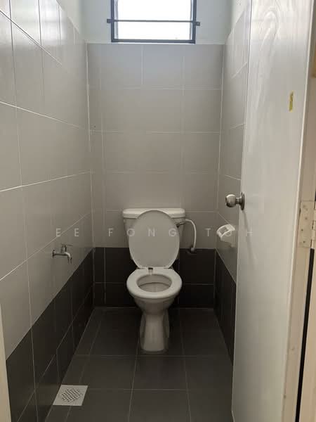Kedai / Pejabat untuk Dijual di Kangkar Pulai (Skudai) - Ee Fong Toh - Bathroom - PropertyGuru.com.my