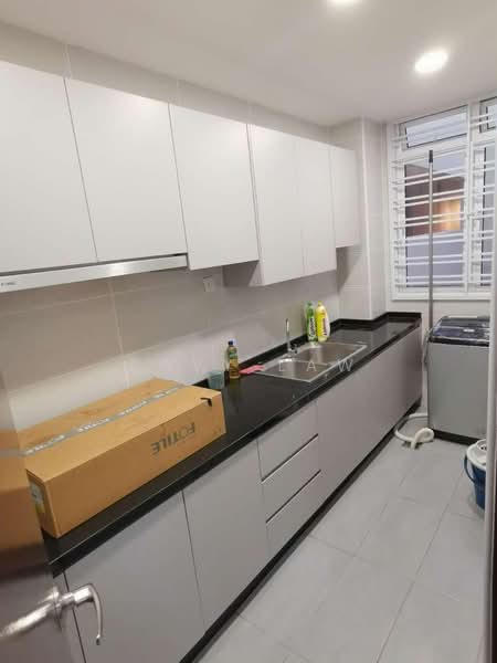 Service Residence for Sale at KSL Residence @ Daya - Savy Law - Kitchen - PropertyGuru.com.my