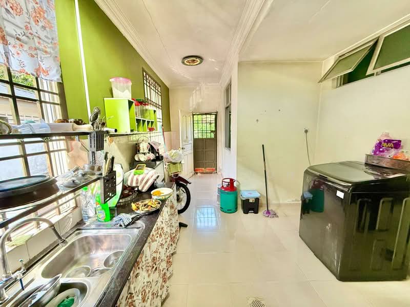 2-storey Terraced House for Sale in Taman Nusa Indah (Iskandar Puteri (Nusajaya)) - Ee Fong Toh - Kitchen - PropertyGuru.com.my