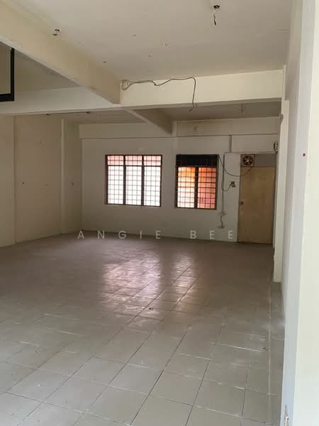 Shop for Rent in Taman Bukit Serdang (Seri Kembangan) - Angie Bee - Interior - PropertyGuru.com.my