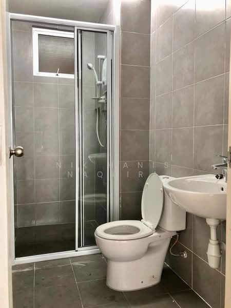 Service Residence for Rent at Savanna Executive Suite @ Southville City - Nik Hanis Naquira - Bathroom - PropertyGuru.com.my