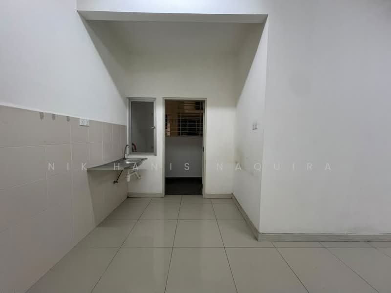 Service Residence for Rent at Savanna Executive Suite @ Southville City - Nik Hanis Naquira - Kitchen - PropertyGuru.com.my