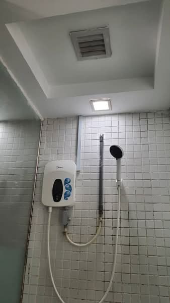 Condominium for Rent at 10 Semantan Suites - Chen Kah Seng - Bathroom - PropertyGuru.com.my