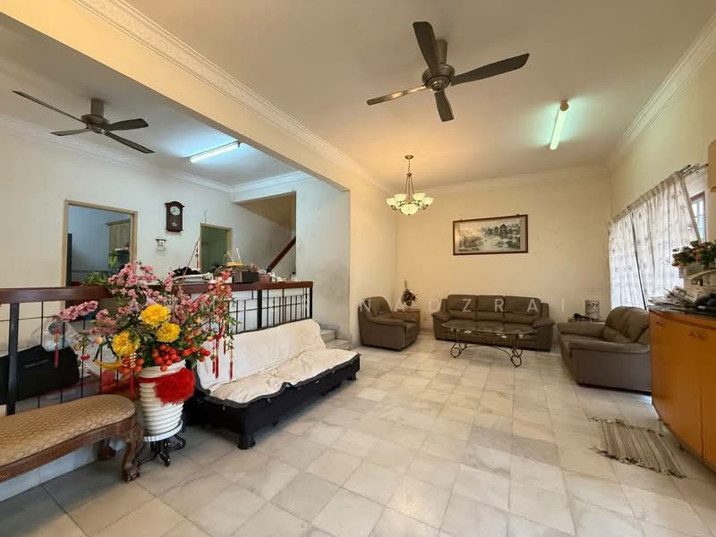 2-storey Terraced House for Sale in Bukit Jelutong (Shah Alam) - Ammeer Nadzrai - Living Room - PropertyGuru.com.my