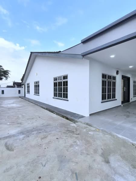 1-storey Terraced House for Sale in Taman Johor Jaya (Johor Bahru) - Karl Lim - Exterior - PropertyGuru.com.my