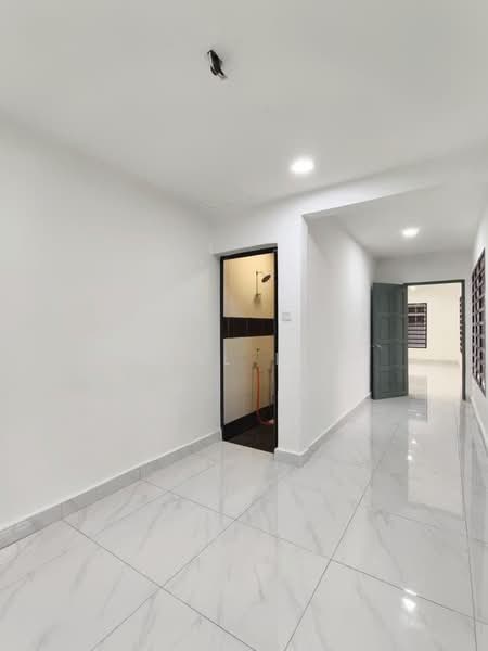1-storey Terraced House for Sale in Taman Johor Jaya (Johor Bahru) - Karl Lim - Corridor - PropertyGuru.com.my