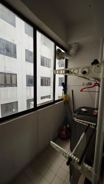 Kondominium untuk Disewa di Mutiara Oriental - Jc Lee - Balcony - PropertyGuru.com.my